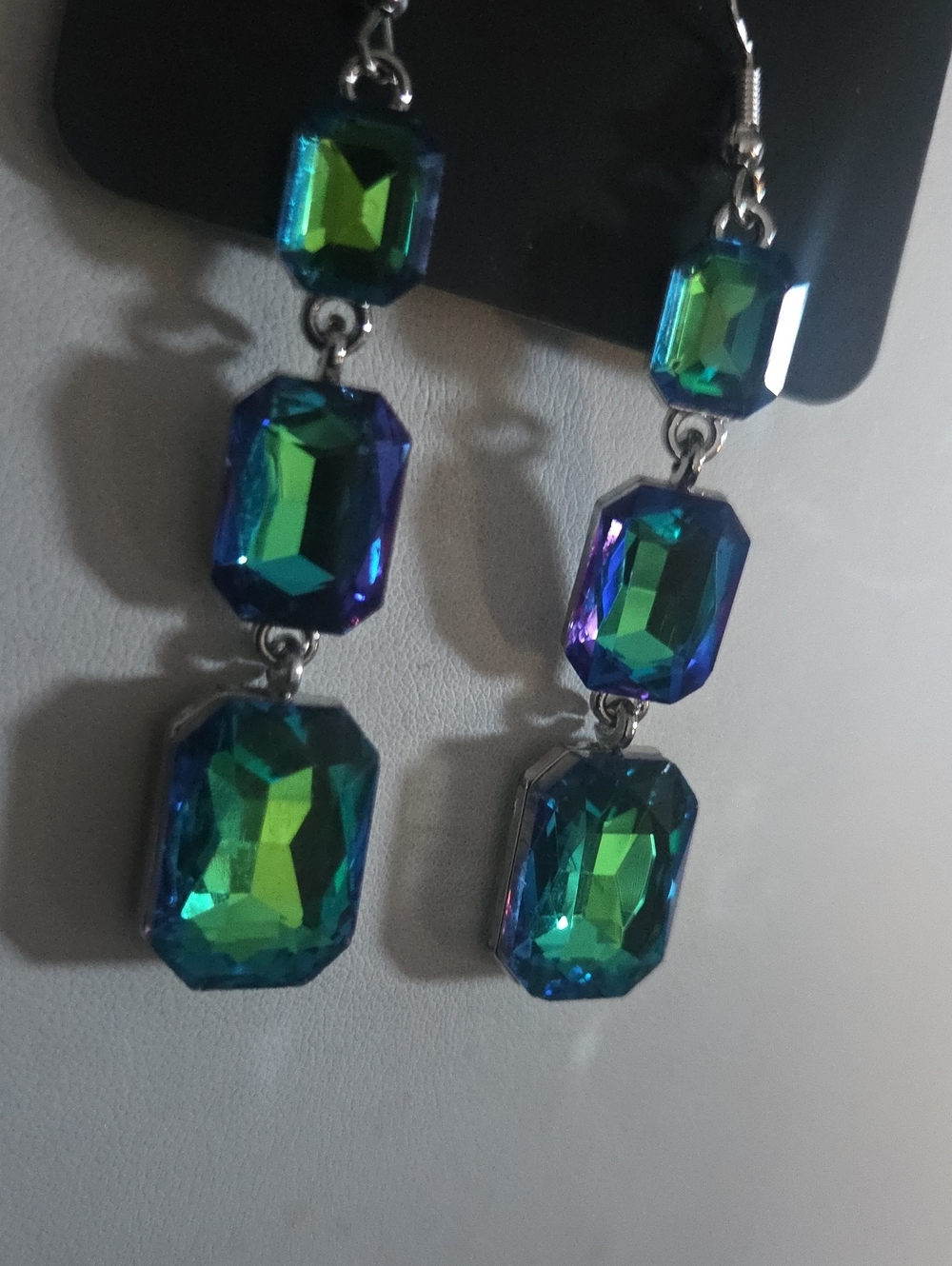 Paparazzi Cismic Red Carper Green Earrings NWT